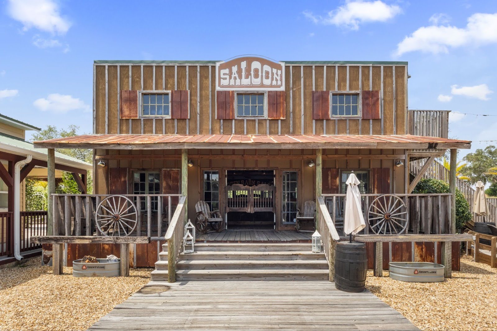 hidden barn saloon