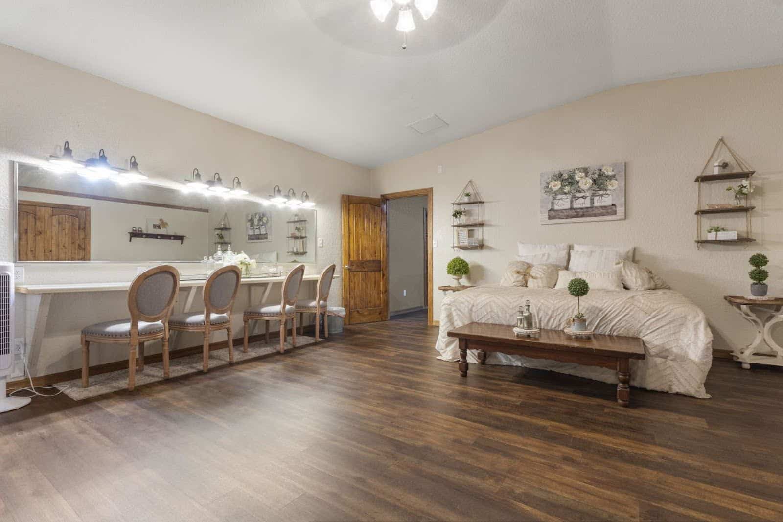 hidden barn bridal suite