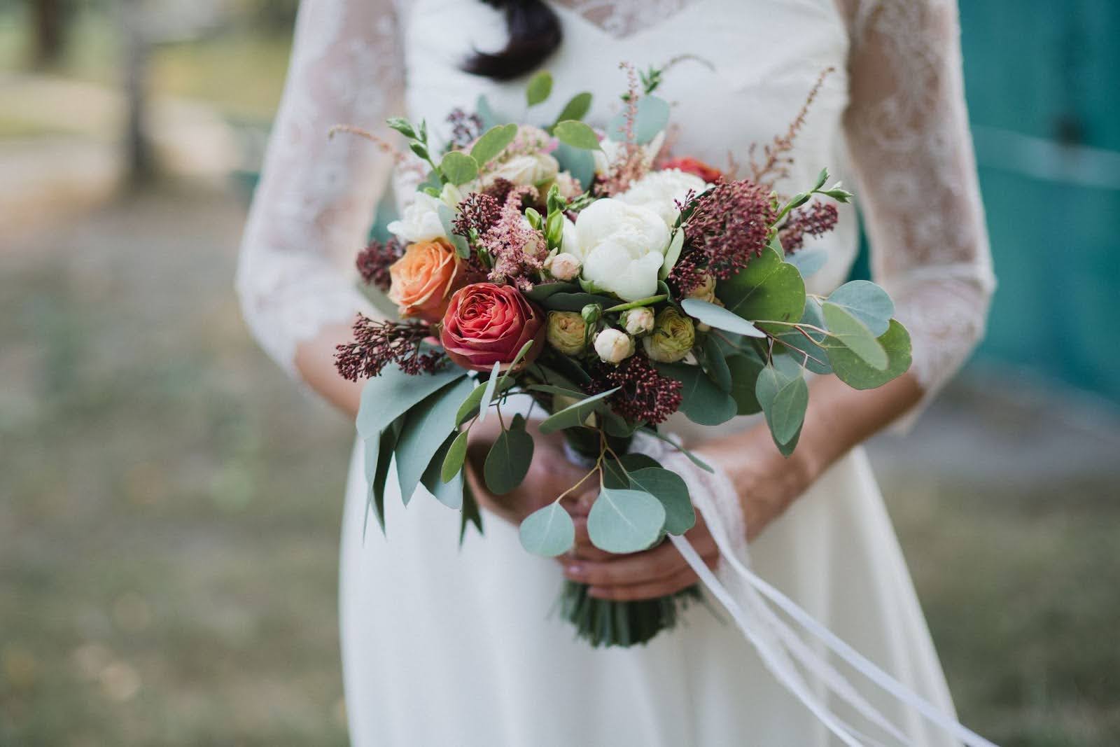 winter rustic wedding flowers